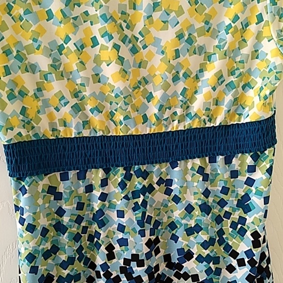 Multi Color Geometric Top Size Medium - Picture 6 of 6